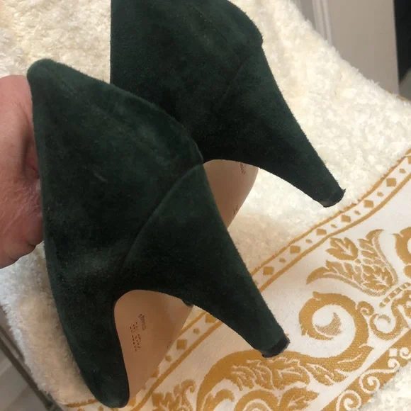 Suede Italy 🇮🇹 Pine Green Heels 7.5 m vintage Holidays ✨Festive ✨ So unique ✨ - Picture 3 of 10